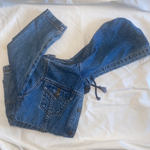 Levi’s Strauss & Co. fitted denim jacket with hood. - Picture 4 of 5